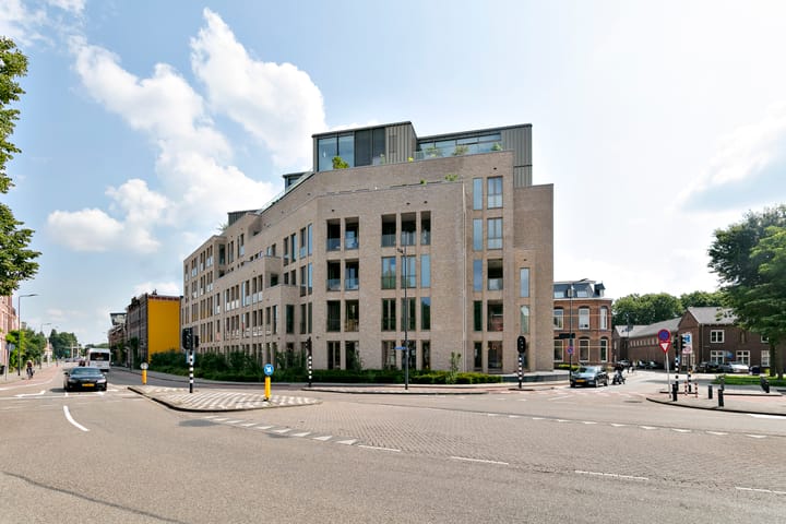 Foto 32 van Emmaplein 67