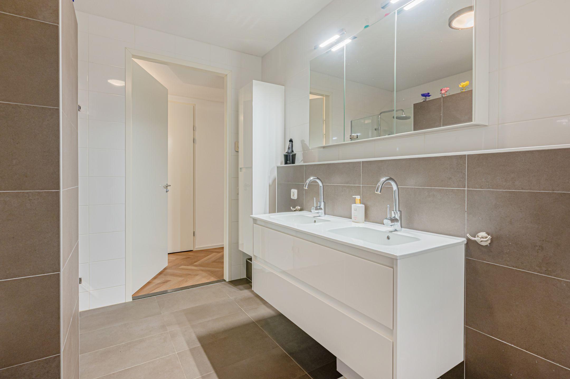 Photo 42 of Regattaweg 420