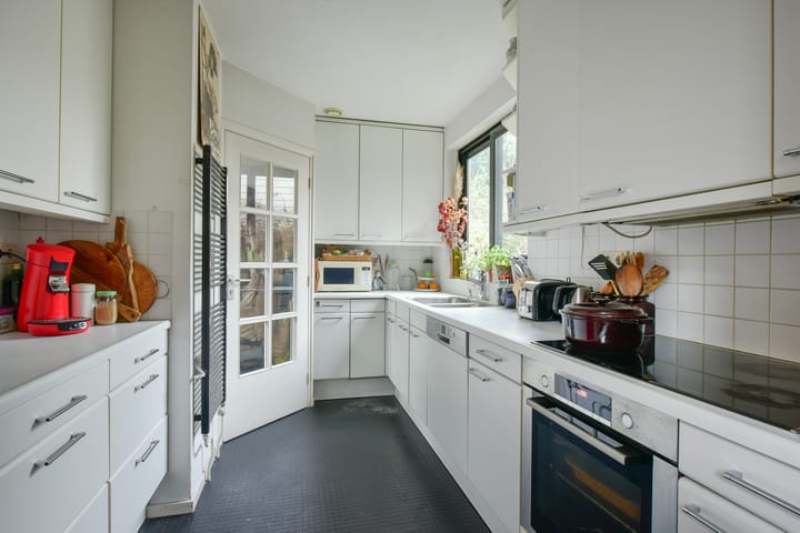 Foto 12 van Van Leeuwenhoekstraat 2