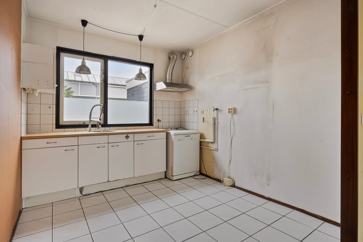 Photo 12 of Heeswijkstraat 3