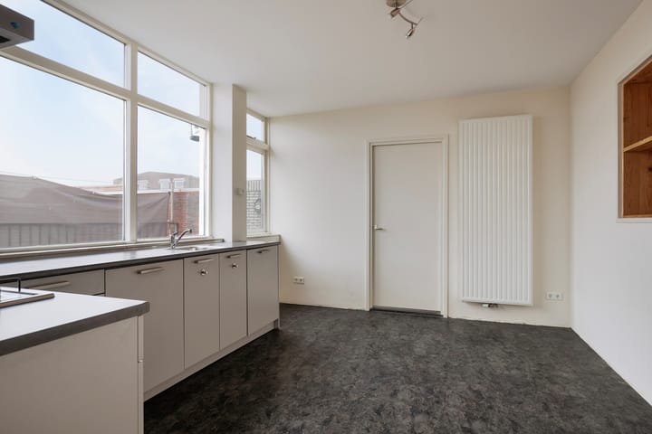 Photo 13 of Oostvoorstraat 29-A