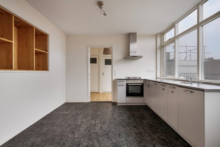 Photo 15 of Oostvoorstraat 29-A