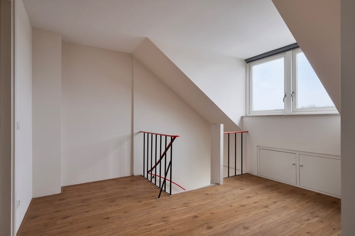 Photo 21 of Oostvoorstraat 29-A