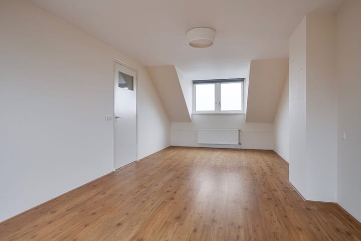 Photo 24 of Oostvoorstraat 29-A