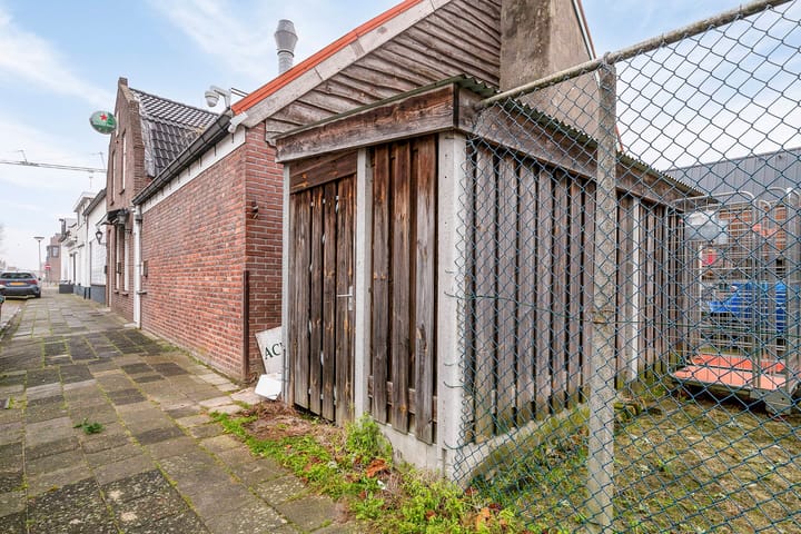 Photo 40 of Oostvoorstraat 29-A