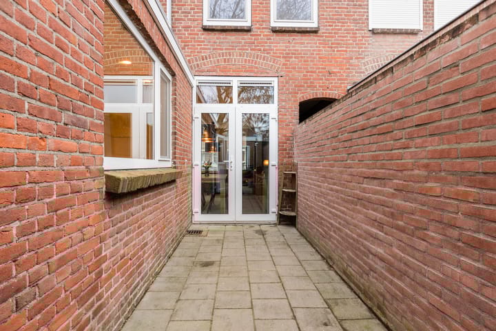 Photo 28 of Oscar Leeuwstraat 18