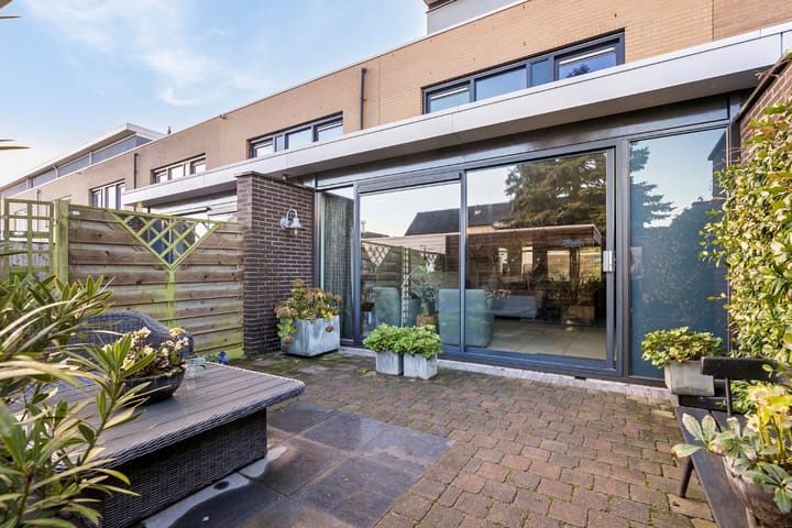 Foto 2 van Anne Vondelingplantsoen 17