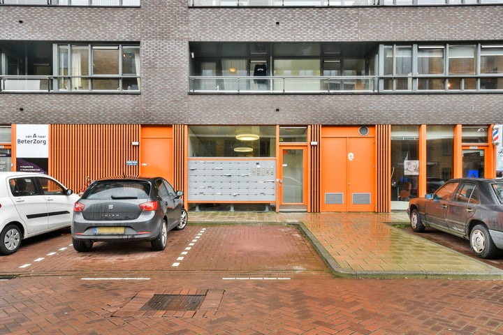 View photo 15 of Derkinderenstraat 204