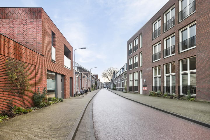 Bekijk foto 2 van Boomstraat 114-B