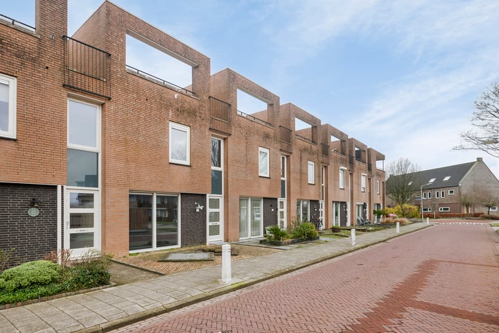 Bekijk foto 32 van J.P.Coenstraat 21