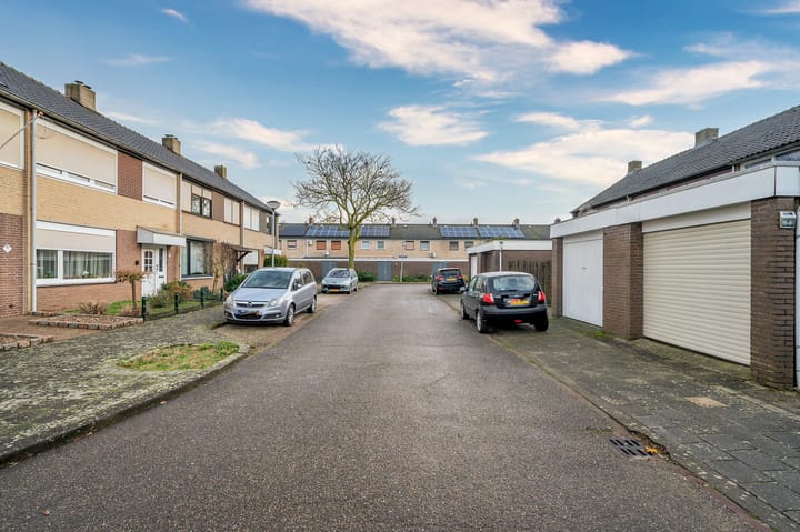 Foto 49 van Karel van Brimeustraat 9