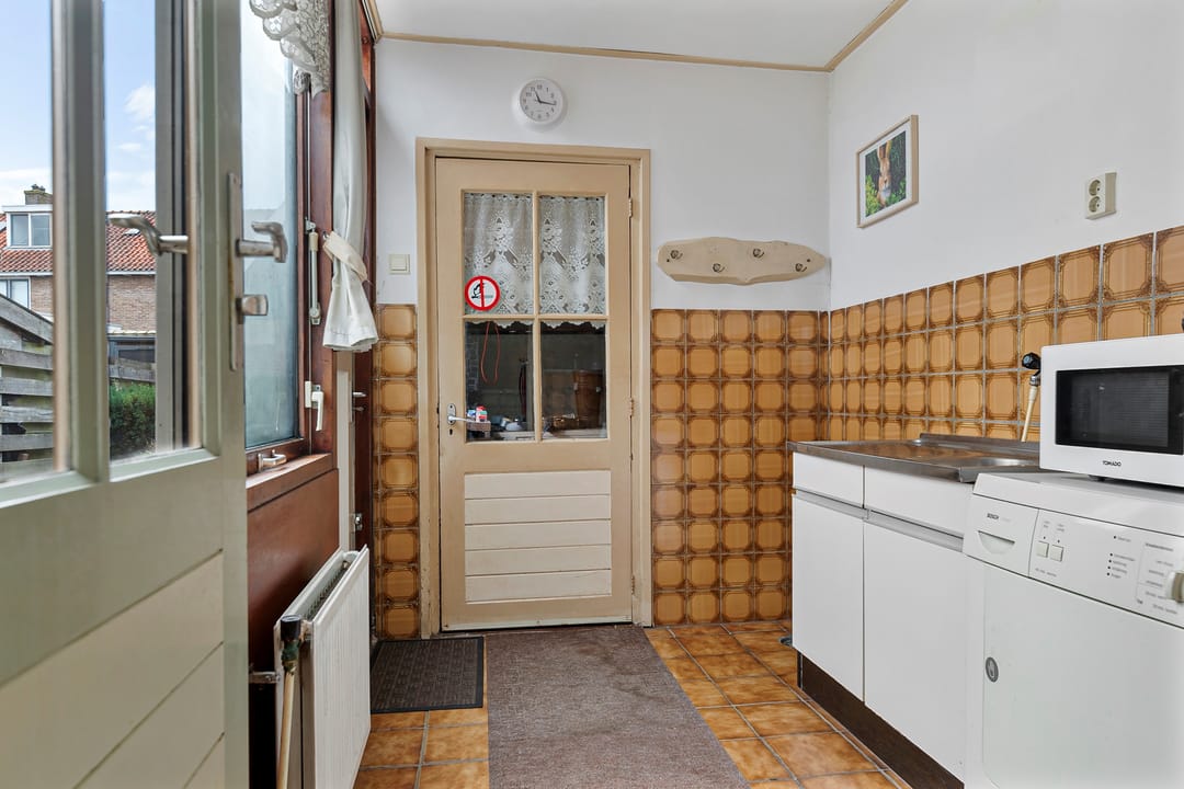 Photo 16 of Marijkestraat 19