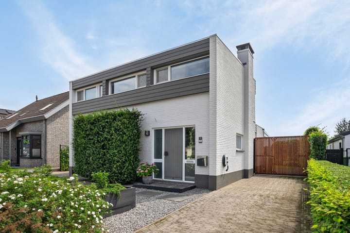 Foto 1 van Mgr Bekkersstraat 20