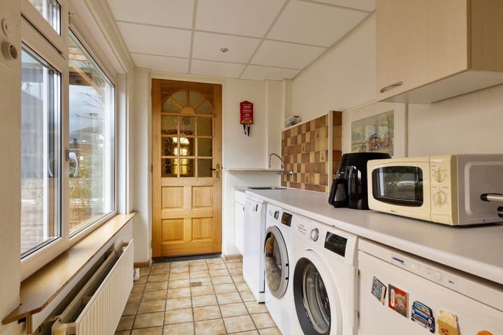 Foto 16 van Parallelweg 90