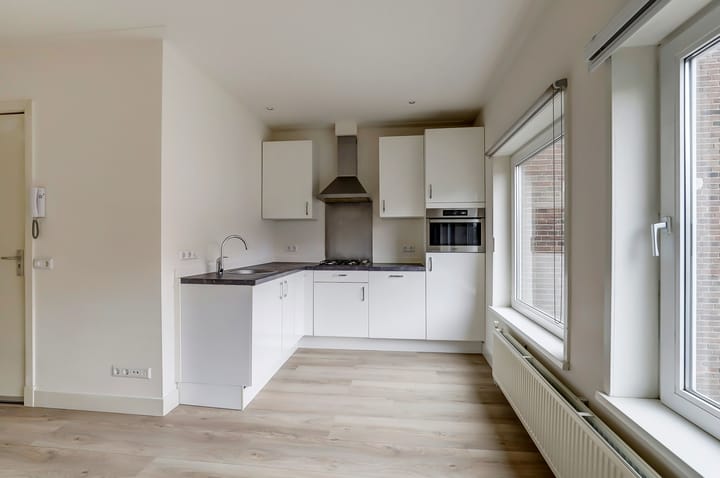 Foto 8 van Minahassastraat 17-A