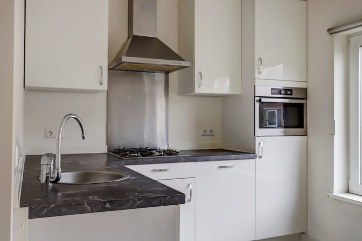 Foto 9 van Minahassastraat 17-A