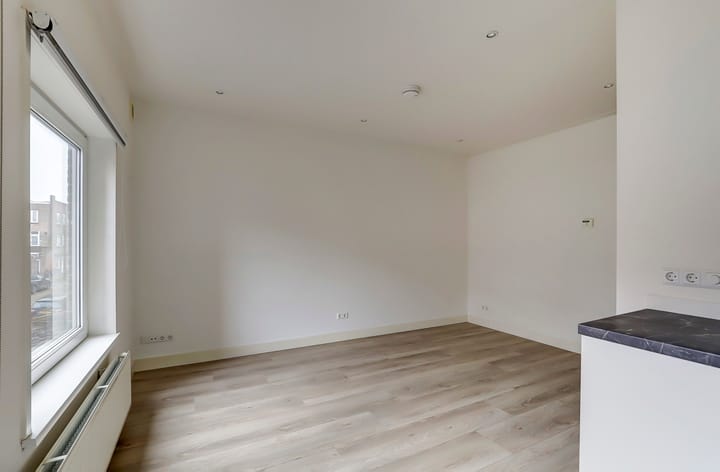 Foto 10 van Minahassastraat 17-A