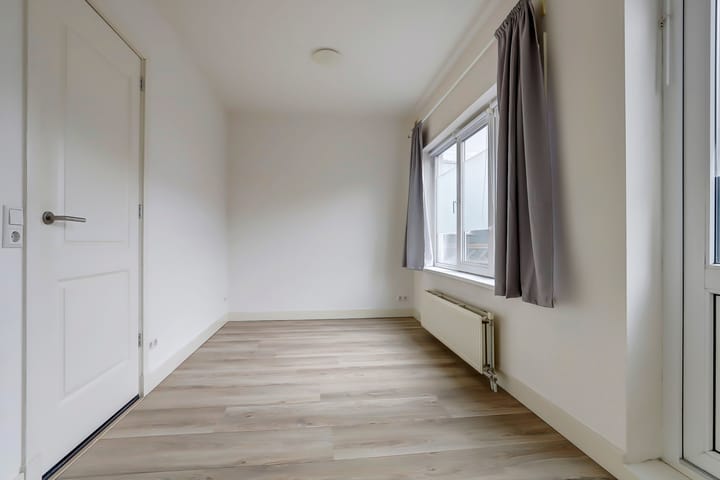 Foto 12 van Minahassastraat 17-A