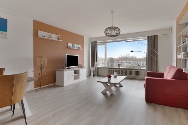 Foto 2 van Bernard Zweersplein 54