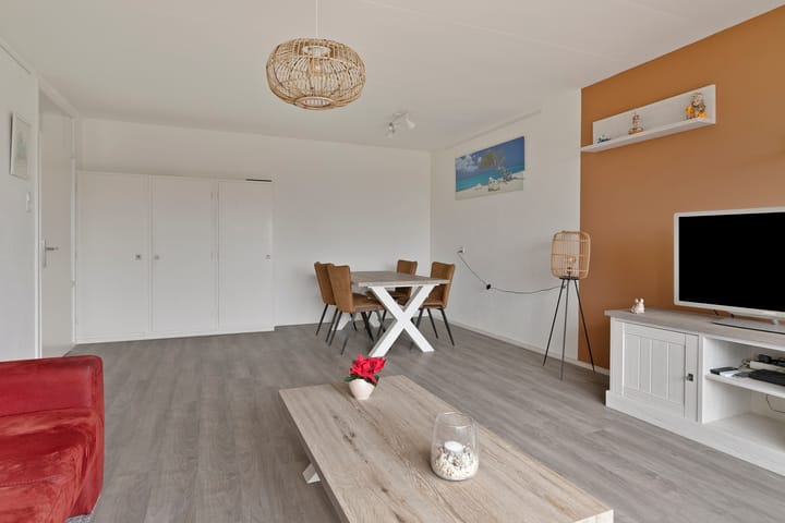 Foto 12 van Bernard Zweersplein 54