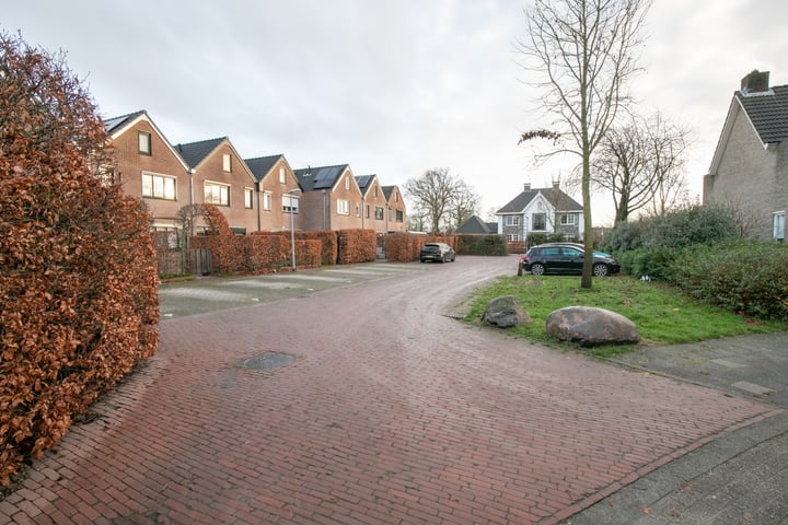 Bekijk foto 38 van Elzenlaan 17