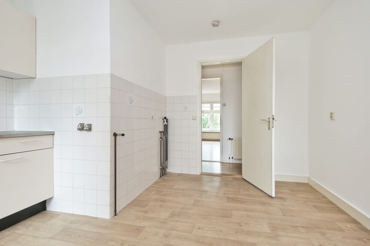 Foto 10 van Van Woustraat 240-2