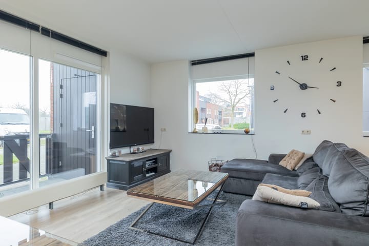 Photo 18 of Oude Spaarneweg 61