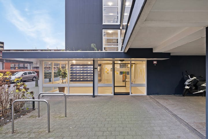 Foto 5 van Bernard Zweersplein 54