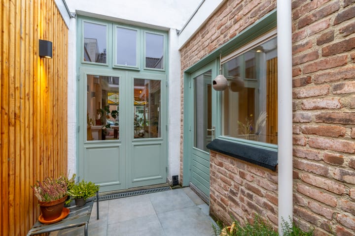 Foto 25 van Leliestraat 15