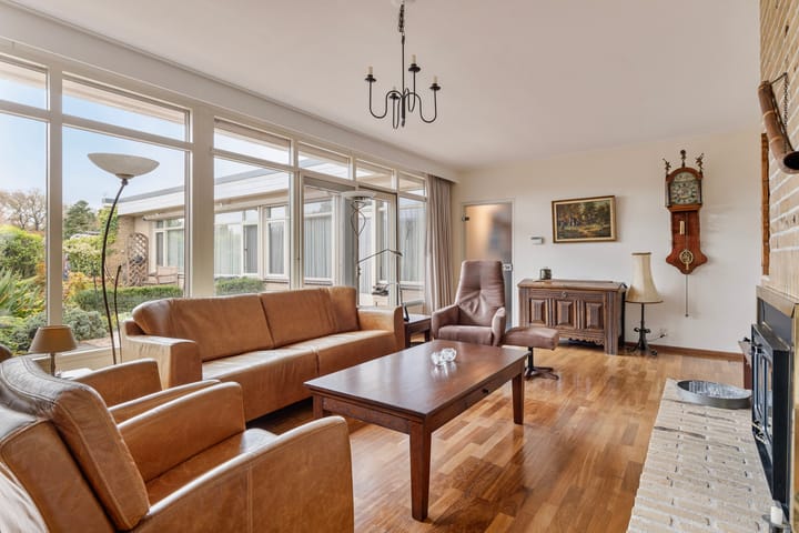 Foto 10 van Weddehoenlaan 2