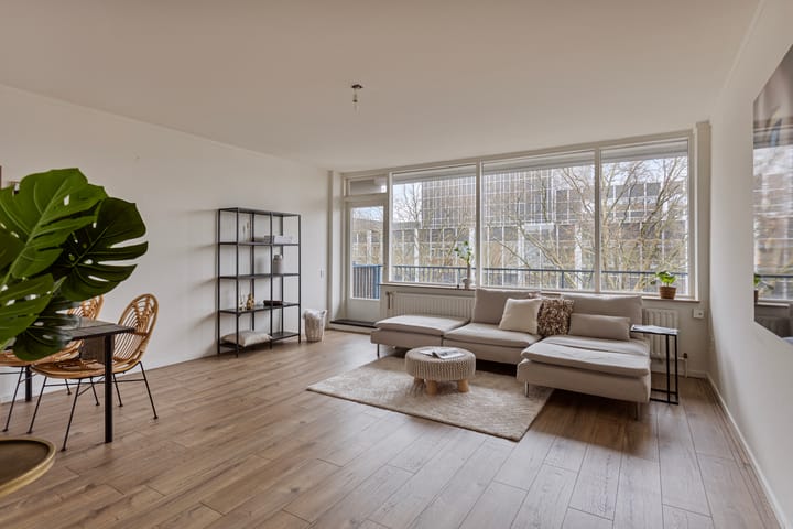 Foto 2 van Burg. van Grunsvenplein 55