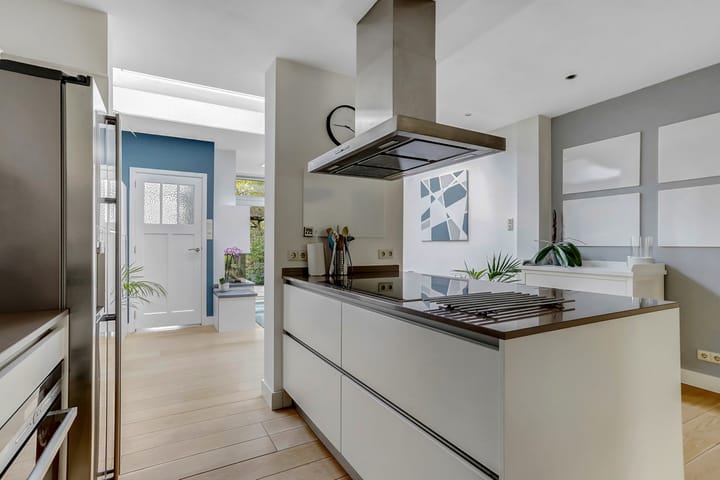 Foto 20 van Van Zuylen van Nijeveltstraat 248