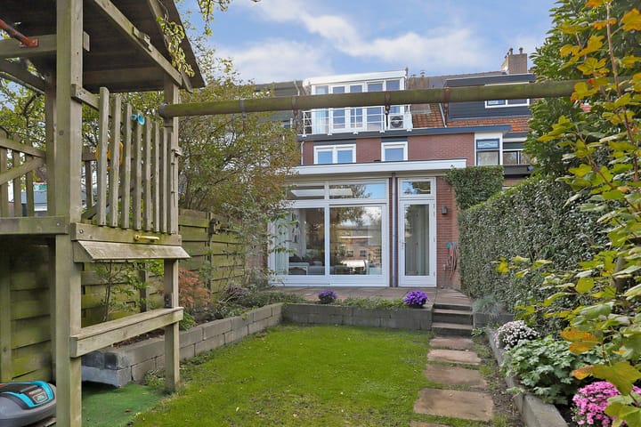 Foto 47 van Van Zuylen van Nijeveltstraat 248