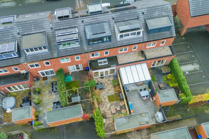 Foto 12 van Van den Broekstraat 108