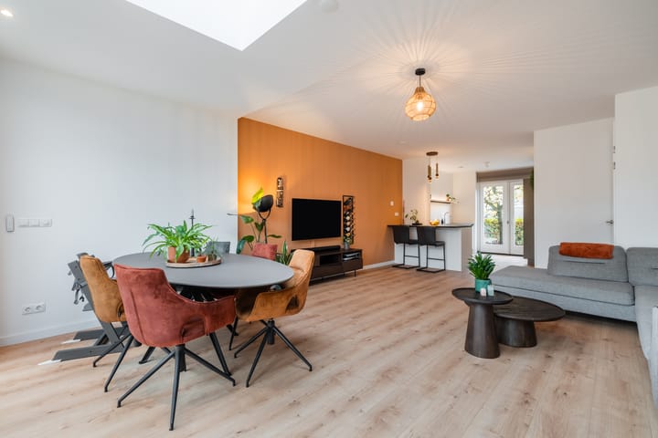 Foto 14 van Van den Broekstraat 108