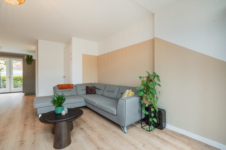 Foto 15 van Van den Broekstraat 108