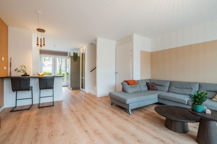 Foto 16 van Van den Broekstraat 108