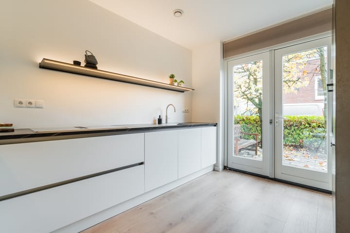 Foto 18 van Van den Broekstraat 108