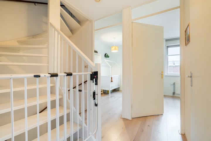 Foto 21 van Van den Broekstraat 108