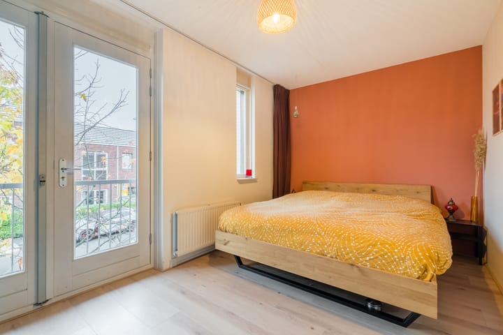 Foto 22 van Van den Broekstraat 108