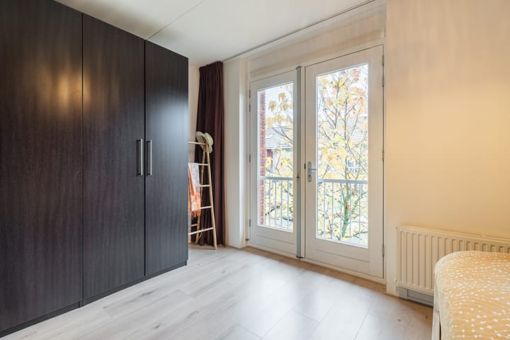 Foto 23 van Van den Broekstraat 108