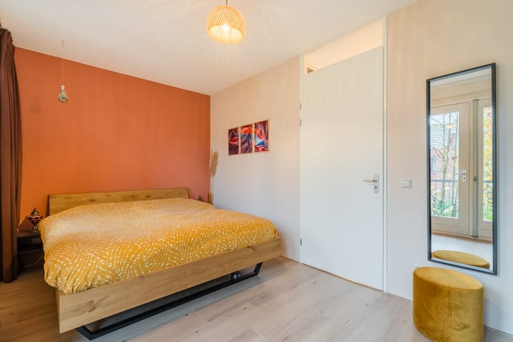 Foto 24 van Van den Broekstraat 108