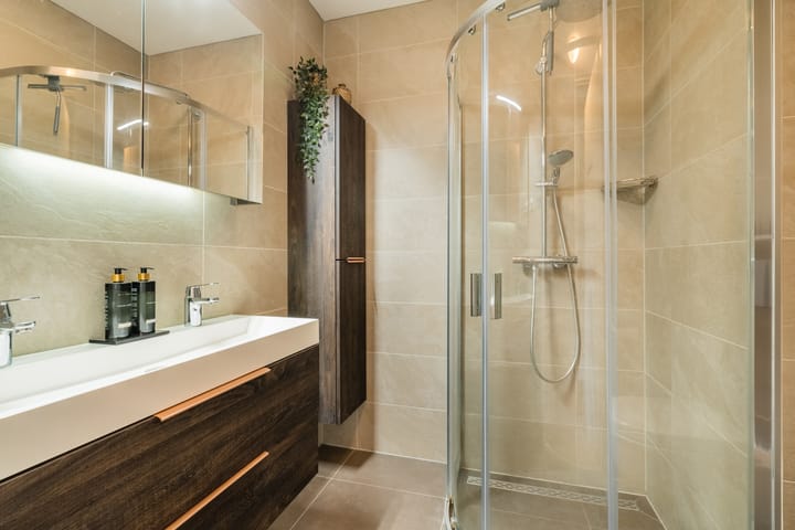 Foto 25 van Van den Broekstraat 108