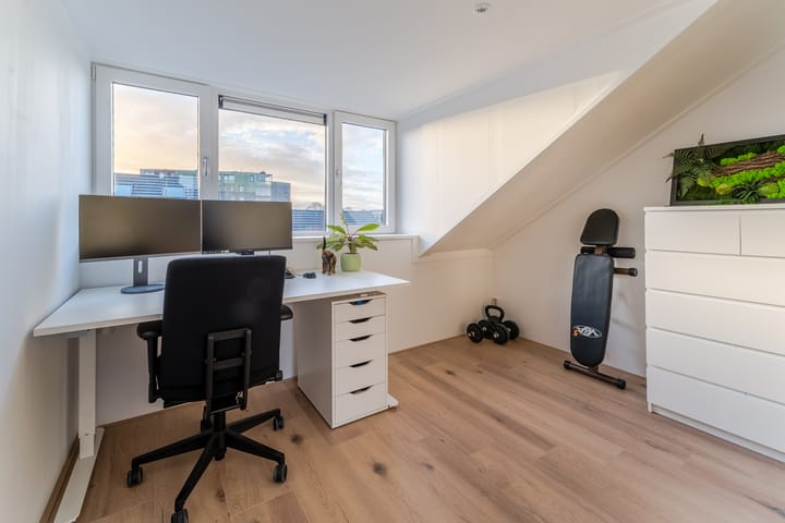 Foto 38 van Van den Broekstraat 108