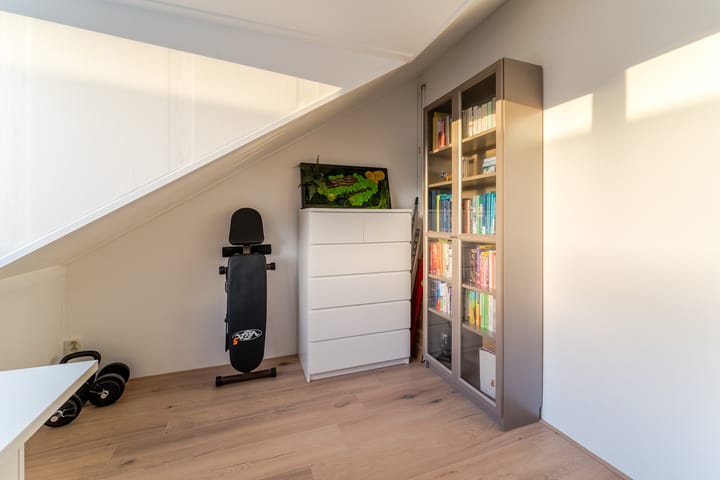 Foto 40 van Van den Broekstraat 108