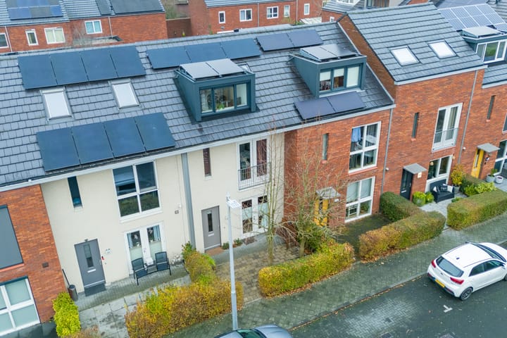 Foto 45 van Van den Broekstraat 108