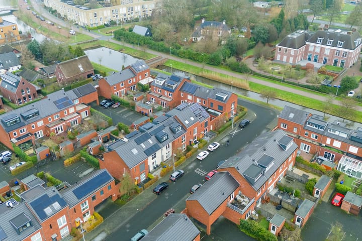 Foto 52 van Van den Broekstraat 108