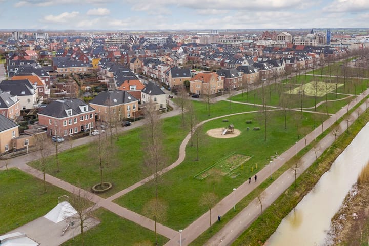 Foto 57 van Van den Broekstraat 108