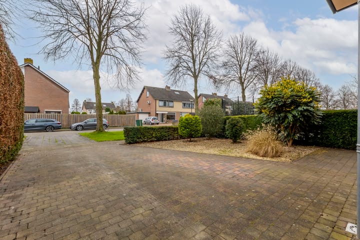 Foto 10 van de Graaff 51