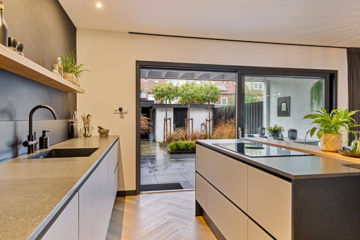 Foto 16 van Burgemeester van Hooffln 40